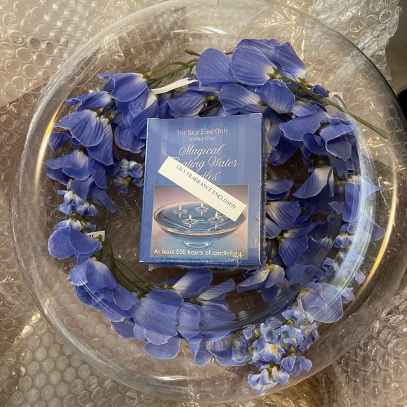 20 Piece Floating Candle Centerpiece - Picture 2 of 4